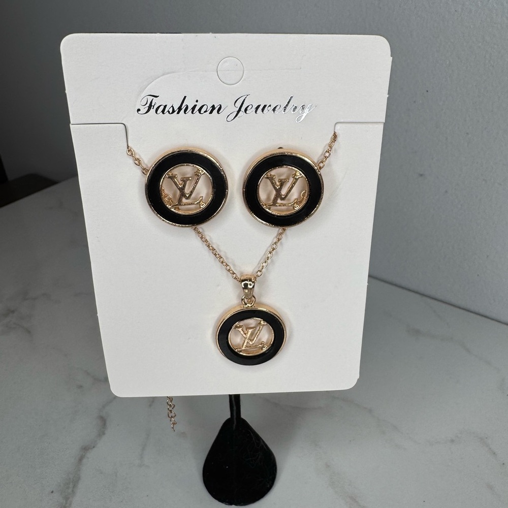 Earring & Necklace Set - Picture 6 of 12